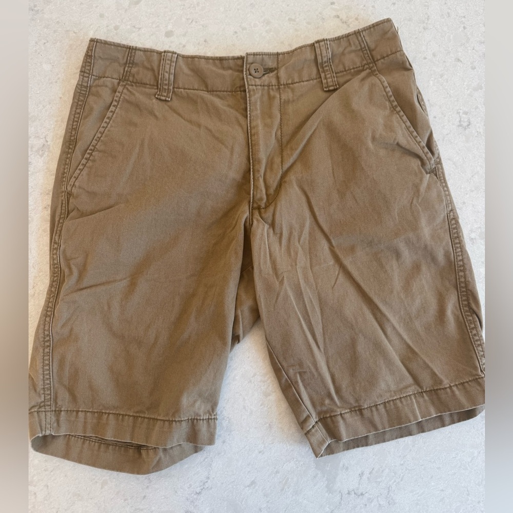 Old Navy Men's khaki Flat-Front Casual Shorts Size 28
